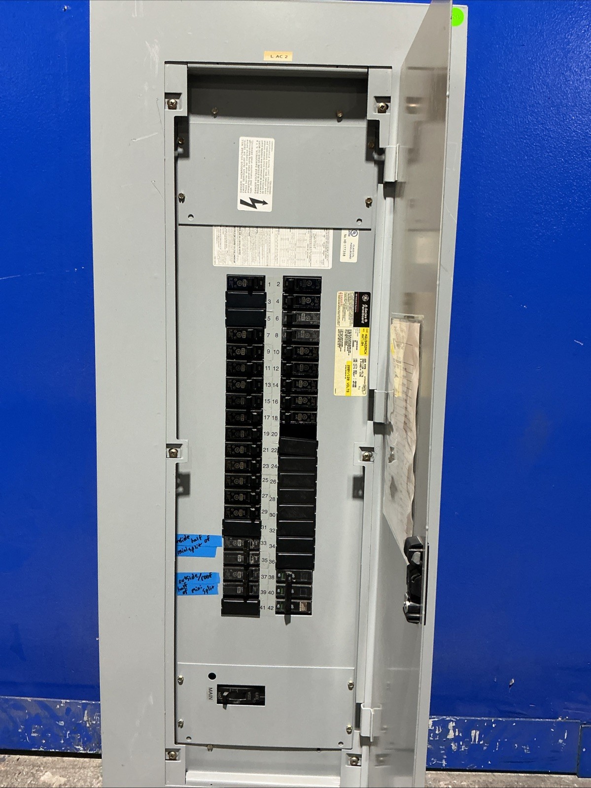 225 Amp. General Electric AQU3422RCX, Main Breaker Panelboard, 225 Amp main breaker, 208Y/120 Volts, 3 Phase - Image 2