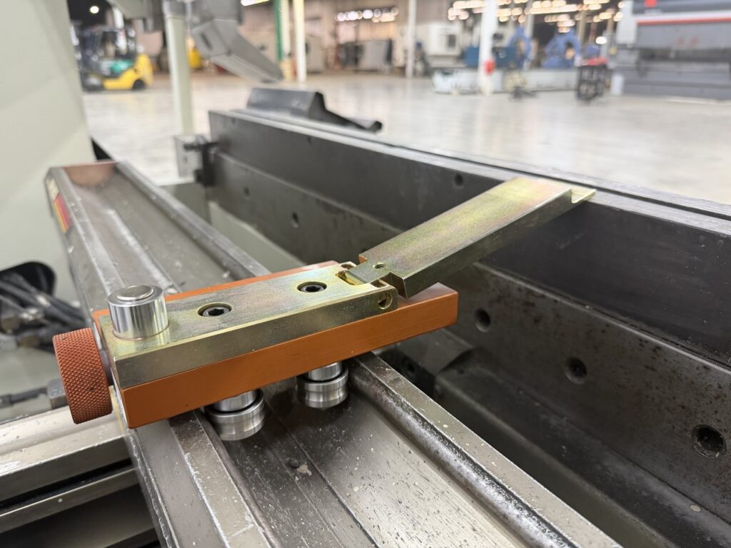 100 Ton, Accurpress #710010, 3-Axis CNC hydraulic press brake, 10' overall, 102" between housing, 8" stroke - Image 10