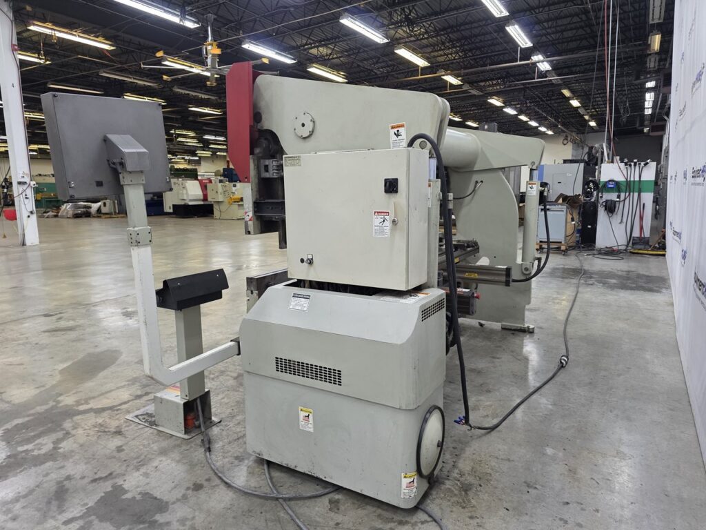 100 Ton, Accurpress #710010, 3-Axis CNC hydraulic press brake, 10' overall, 102" between housing, 8" stroke - Image 5