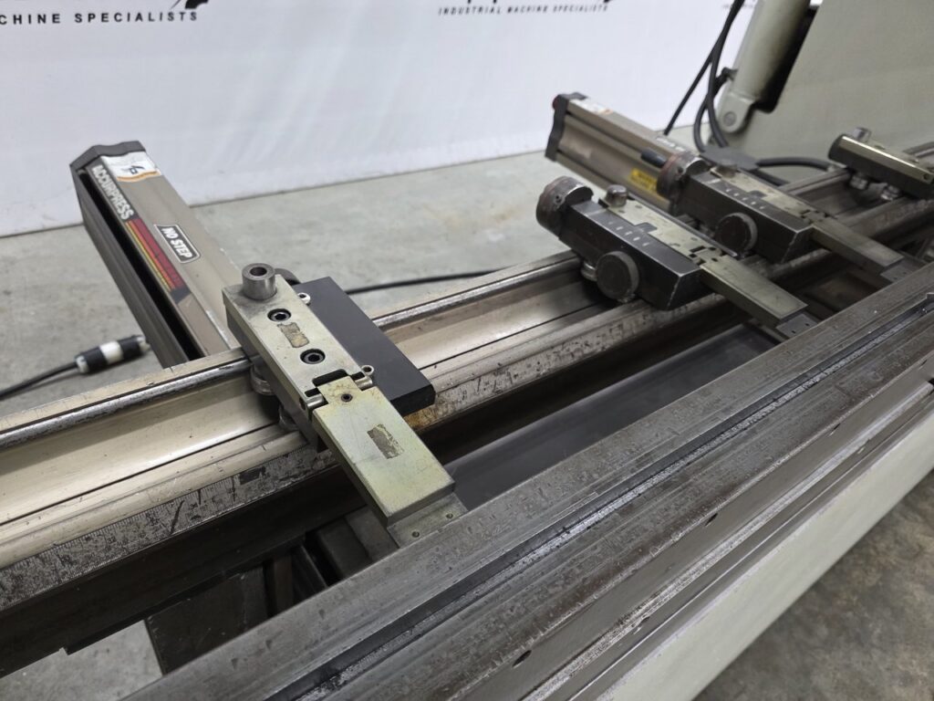 100 Ton, Accurpress #710010, 3-Axis CNC hydraulic press brake, 10' overall, 102" between housing, 8" stroke - Image 7