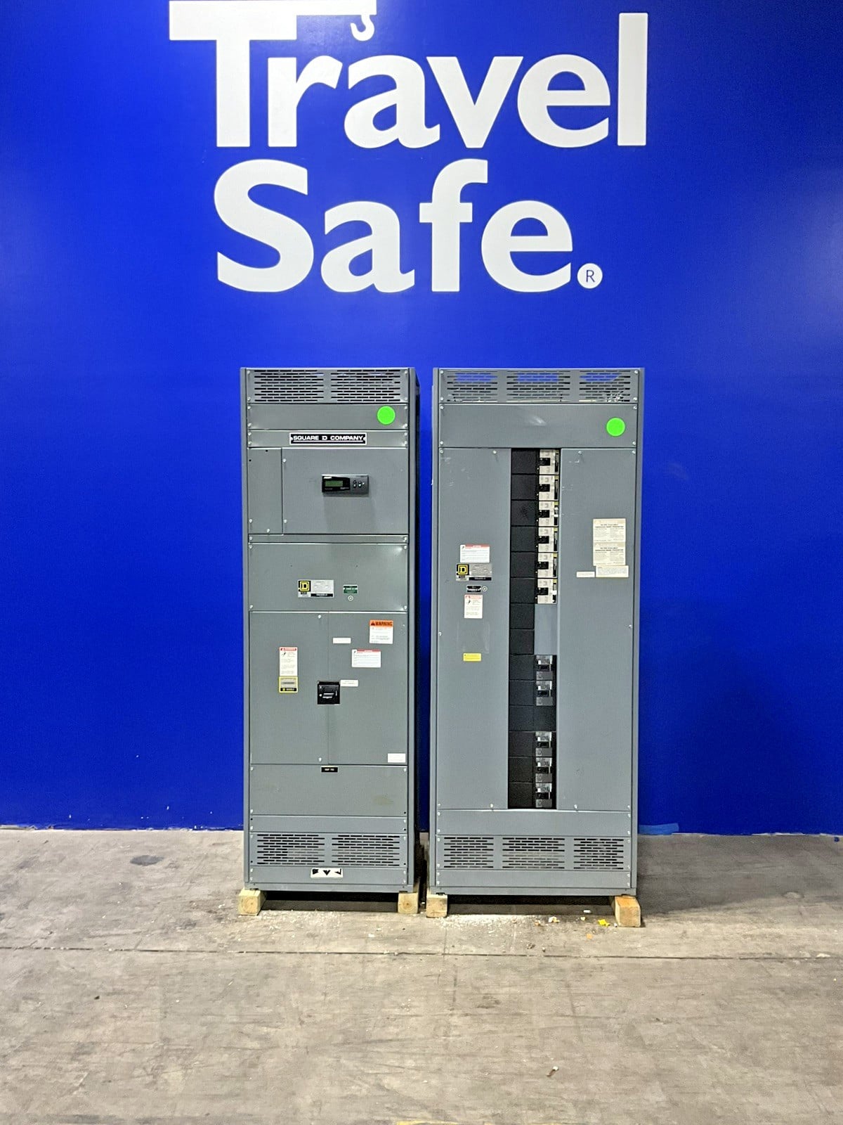 1000 Amps, Square D 18109624-089, Switchboard, 208 Volts, 3 Phase, 4 Wire - Image 1