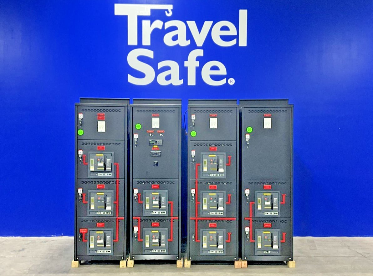 1600 Amps, Square D, Switchgear, 4 Section, 480 Volts, 3 Phase, 3 Wire - Image 1