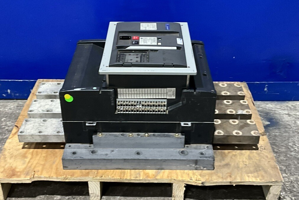 4000 Amps, General Electric #SSF40D440, Power Break II circuit breaker, 600 Volts - Image 3