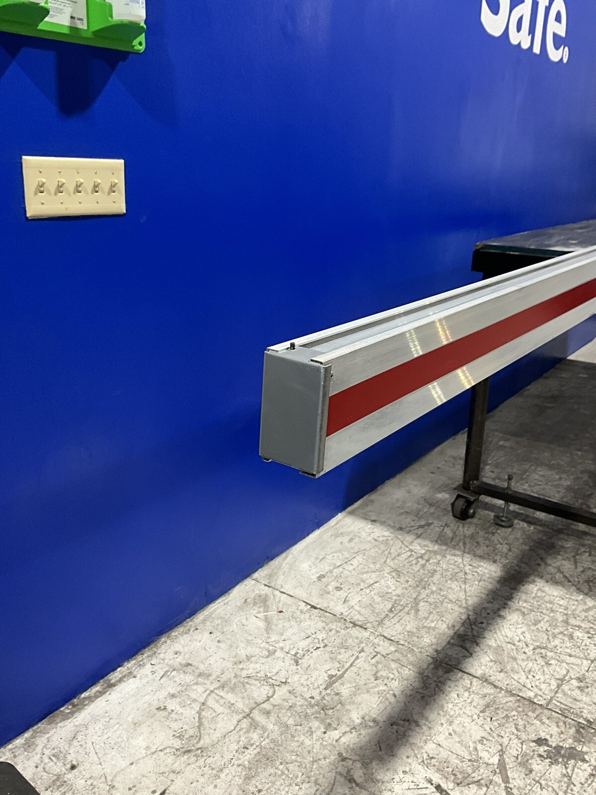 225 Amps, Starline #US225T3C4S-2000C-STD6, Track Busway, 600 Volts, 20' length - Image 4