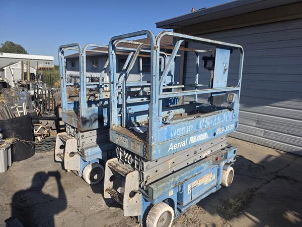 500 lb. Genie #GS-1930, electric slab scissor lift, 19' platform height, 64.5" x 29.25" platform, 36" - Image 2