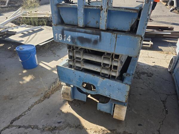 500 lb. Genie #GS-1930, electric slab scissor lift, 19' platform height, 64.5" x 29.25" platform, 36" - Image 5