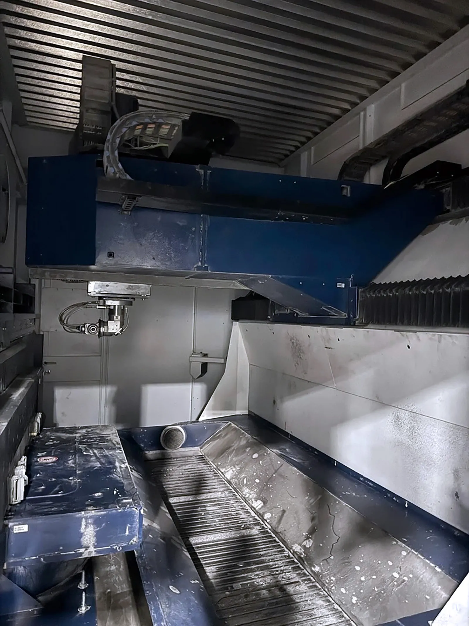 Trumpf #TruLaser-Cell-8030, 5-axis 3D fiber laser, 4000 watts, 118.11" X, 51.18" Y, 23.62" Z, 135° B-axis - Image 2