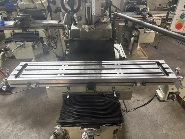 First #LC-185VSX-B, Vertical Milling Machine, 35" X, 16.75" Y, 15.3" knee, 10" x 50" table, 5 HP, Heidenhain - Image 5