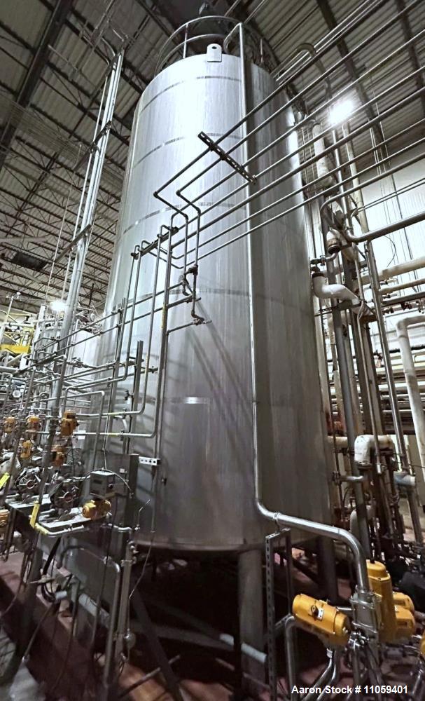 15000 gallon DCI, Jacketed Sanitary Mix Tank, 316L Stainless Steel, 10' 8" diameter x 21' 6" H, 30' OAH, 150 - Image 2