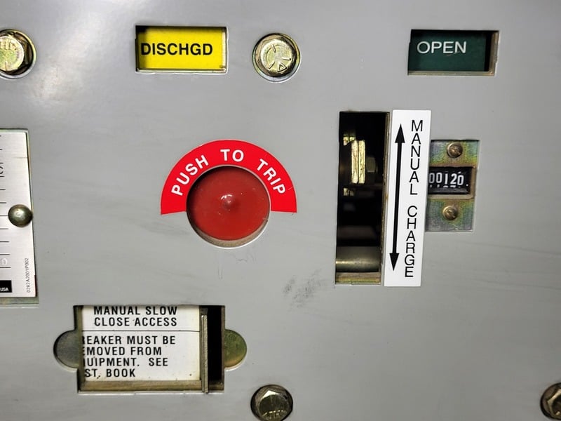 1200 Amps, General Electric PowerVac, VB1-13.8-500-3, Vacuum Circuit Breaker, 15 KV, 18 KA short circuit, 125 - Image 4