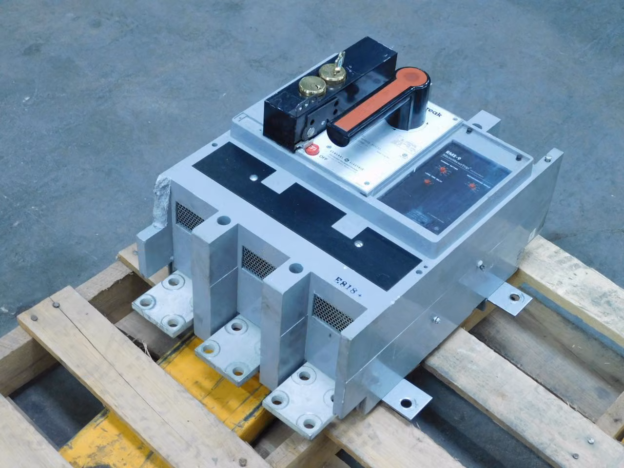 2,000 Amp, General Electric #TP2020SS, circuit breaker, 3-pole, 600 VAC, RMS-9 trip - Image 2