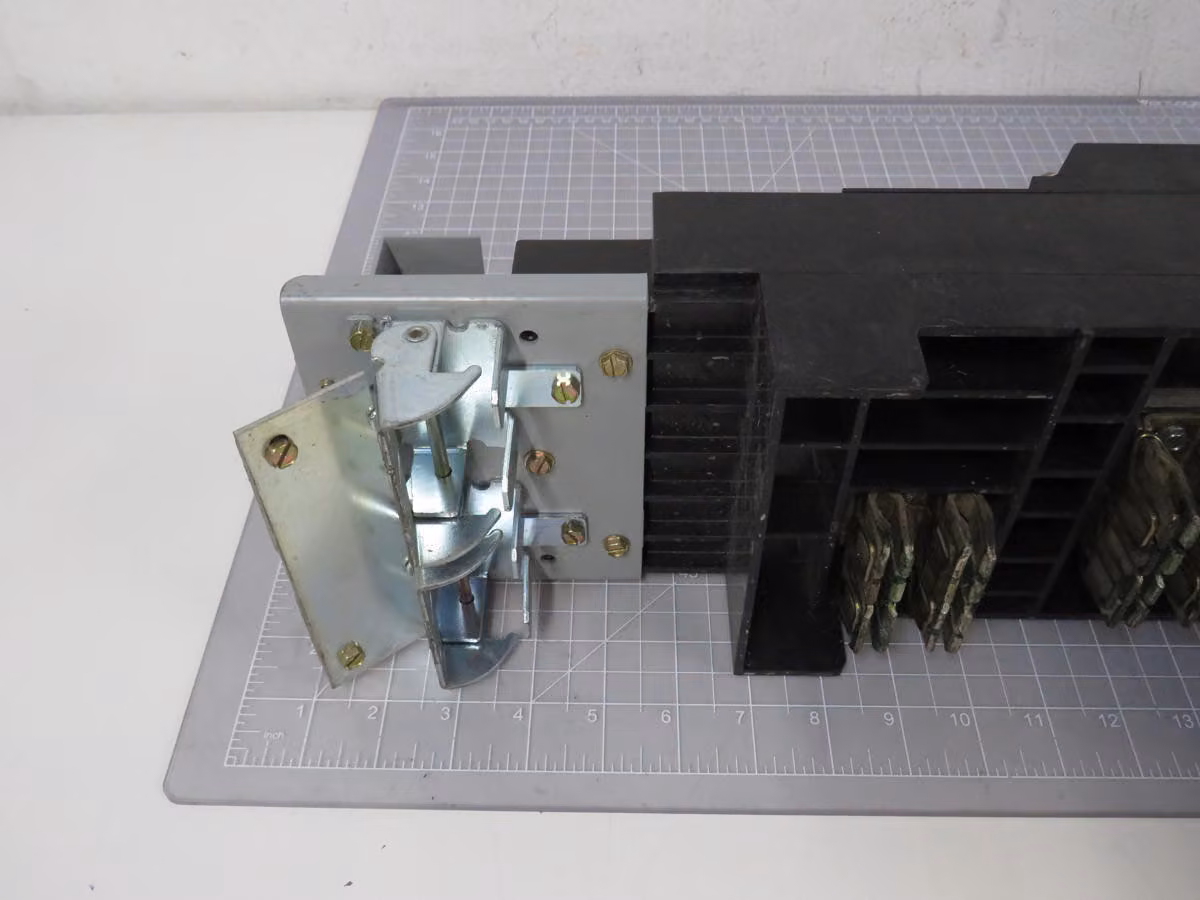 1,200 Amp, Allen-Bradley #AMC6GB, Model 1 Circuit Breaker Module 1200A 600 Volts 6 Pole - Image 6