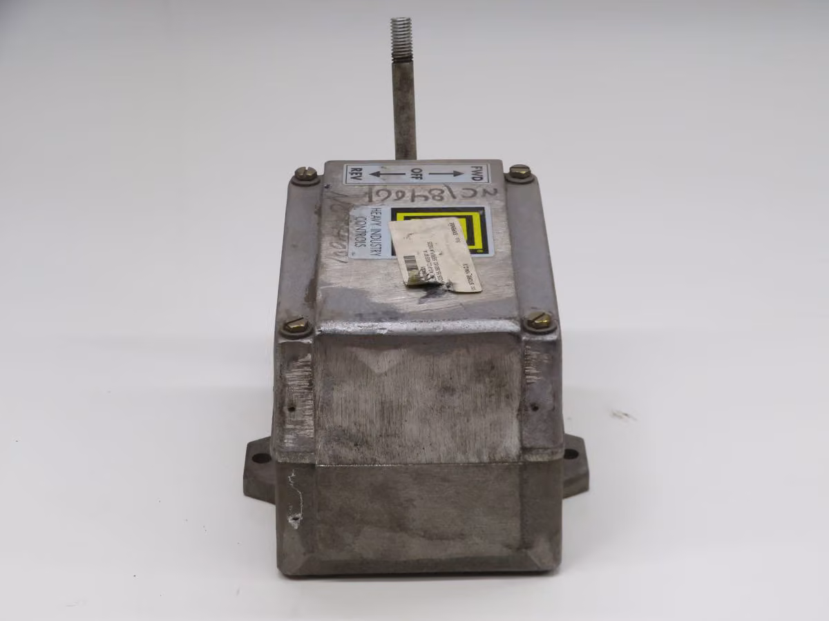 Square D #AG6Z4, Master Switch - Image 1