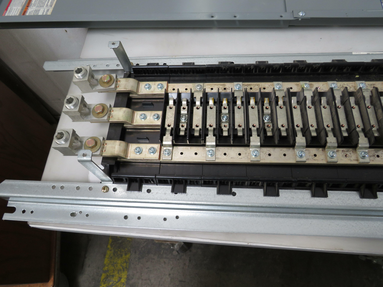 Square D 12199210030360001, E3 Series Nood Panelboard - Image 2