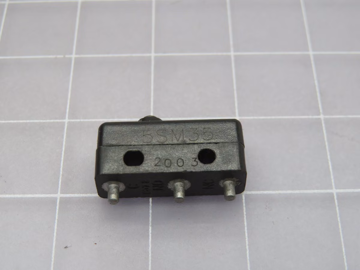 Honeywell #5SM35, Basic Snap Action Switch, LOT of 90 - Image 1