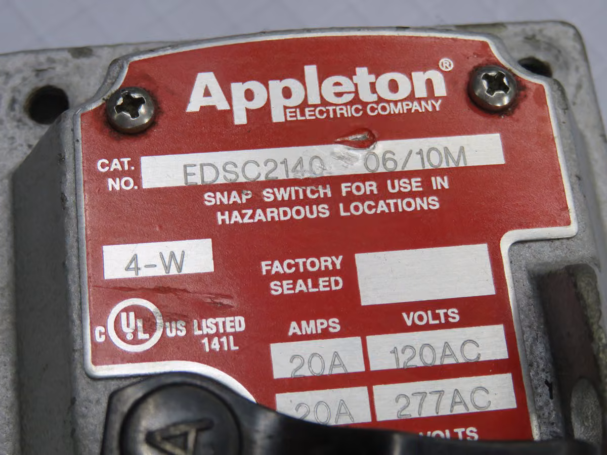 Appleton Electric #EDSC2140, Appleton Snap Switch - Image 1