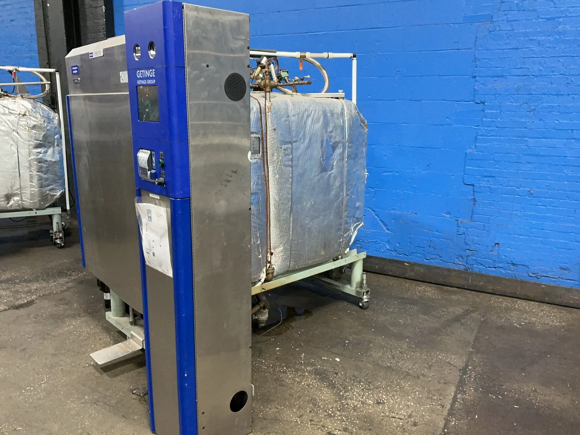 Getinge #733HC-E, Vacuum/Gravity Steam Sterilizer, 26" x 66" x 36", 12 A, 115 V., 2016 - Image 2