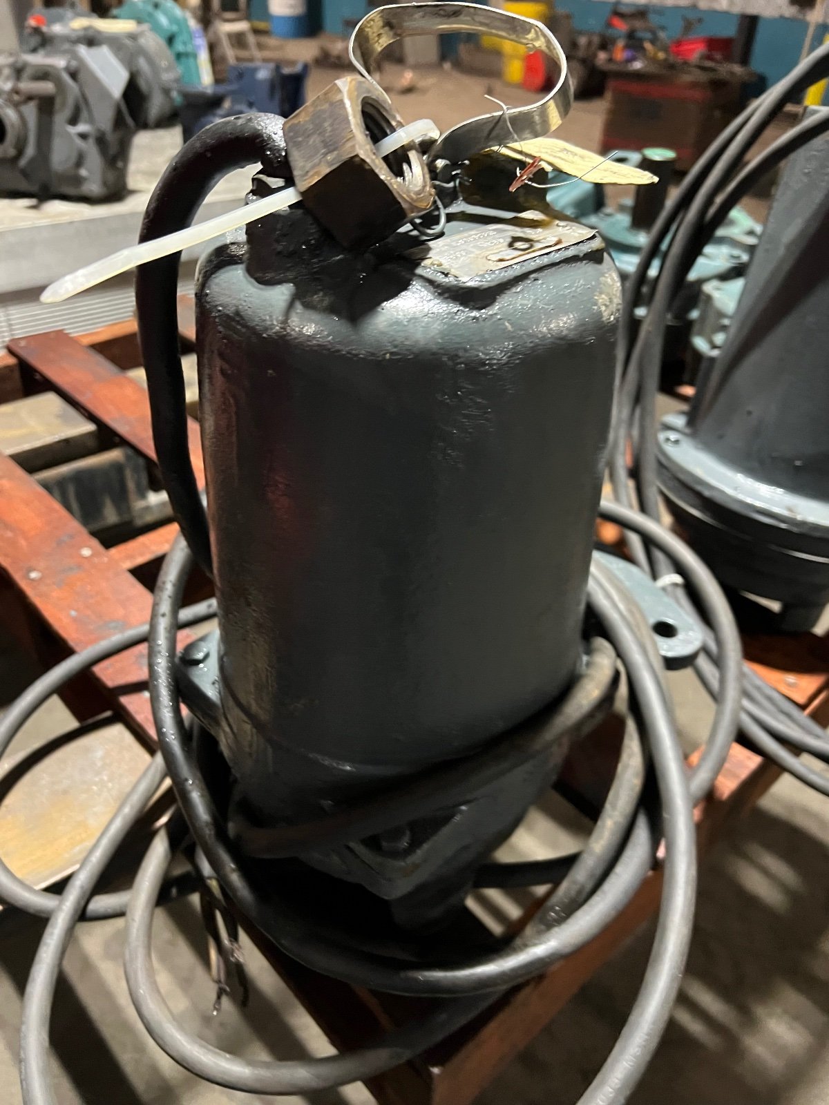 Goulds #WS1032BHF, Submersible Sewage Pump, 3500 RPM, 230 V., 3 Ph., 60 Hz., 7.0 Amps - Image 2