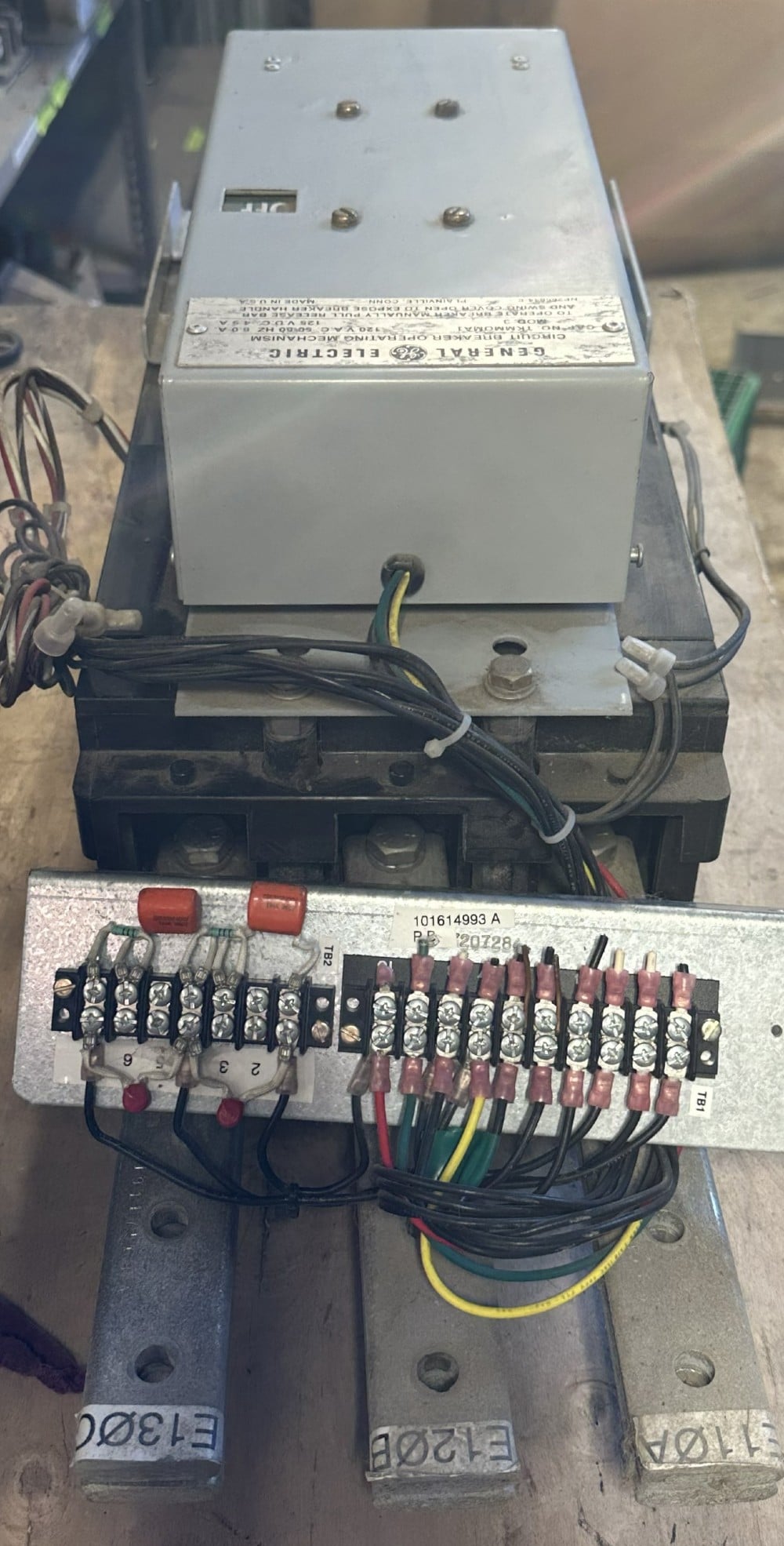 800 Amp, General Electric, TKM836F000, Type TKM, MCCB, 3-Pole, 600 VAC, w/ Motor Operator, Shunt Trip & Aux - Image 5