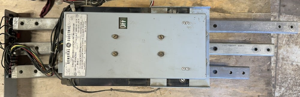 800 Amp, General Electric, TKM836F000, Type TKM, MCCB, 3-Pole, 600 VAC, w/ Motor Operator, Shunt Trip & Aux - Image 7