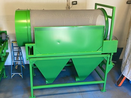 54" diameter x 13' long Verville, Rotary Trommel Screen, 1/4" punch plate screens, 9'-6" screen length, 5 HP - Image 4