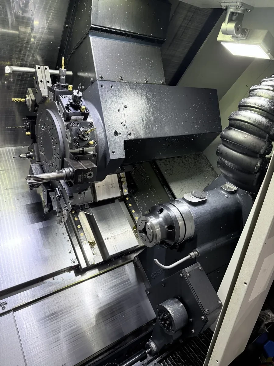 DN Solutions #Lynx-2100LSYB, CNC Lathe, 23.6" swing, 20.08" turning length, 11.81" turning diameter, 8" - Image 2