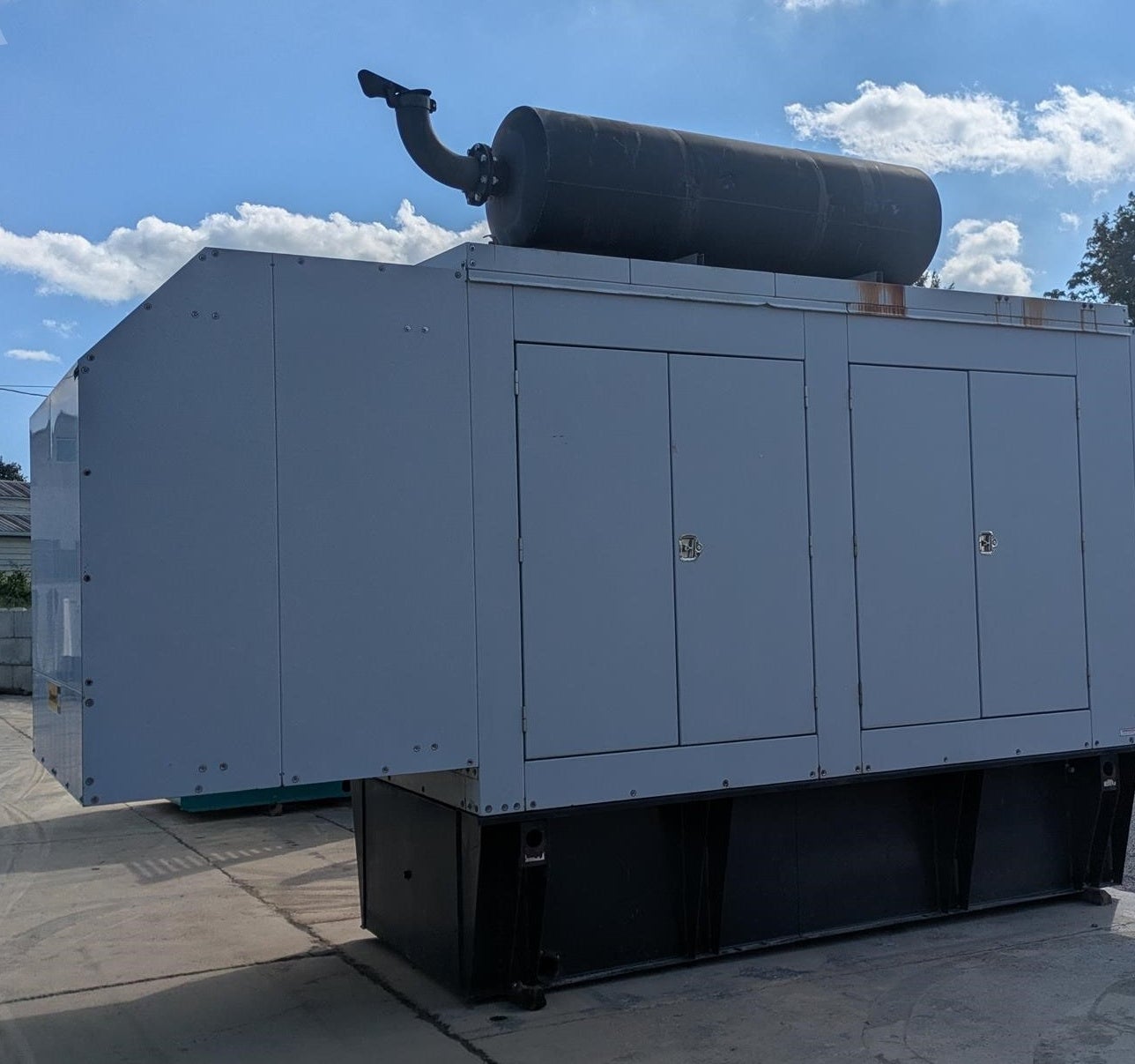 300 KW Caterpillar #3406, diesel generator set, 375 KVA, 277/480 Volts, 3 phase, 3406B engine, sound - Image 4