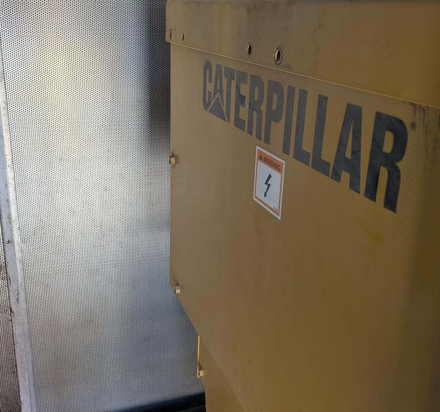 300 KW Caterpillar #3406, diesel generator set, 375 KVA, 277/480 Volts, 3 phase, 3406B engine, sound - Image 9