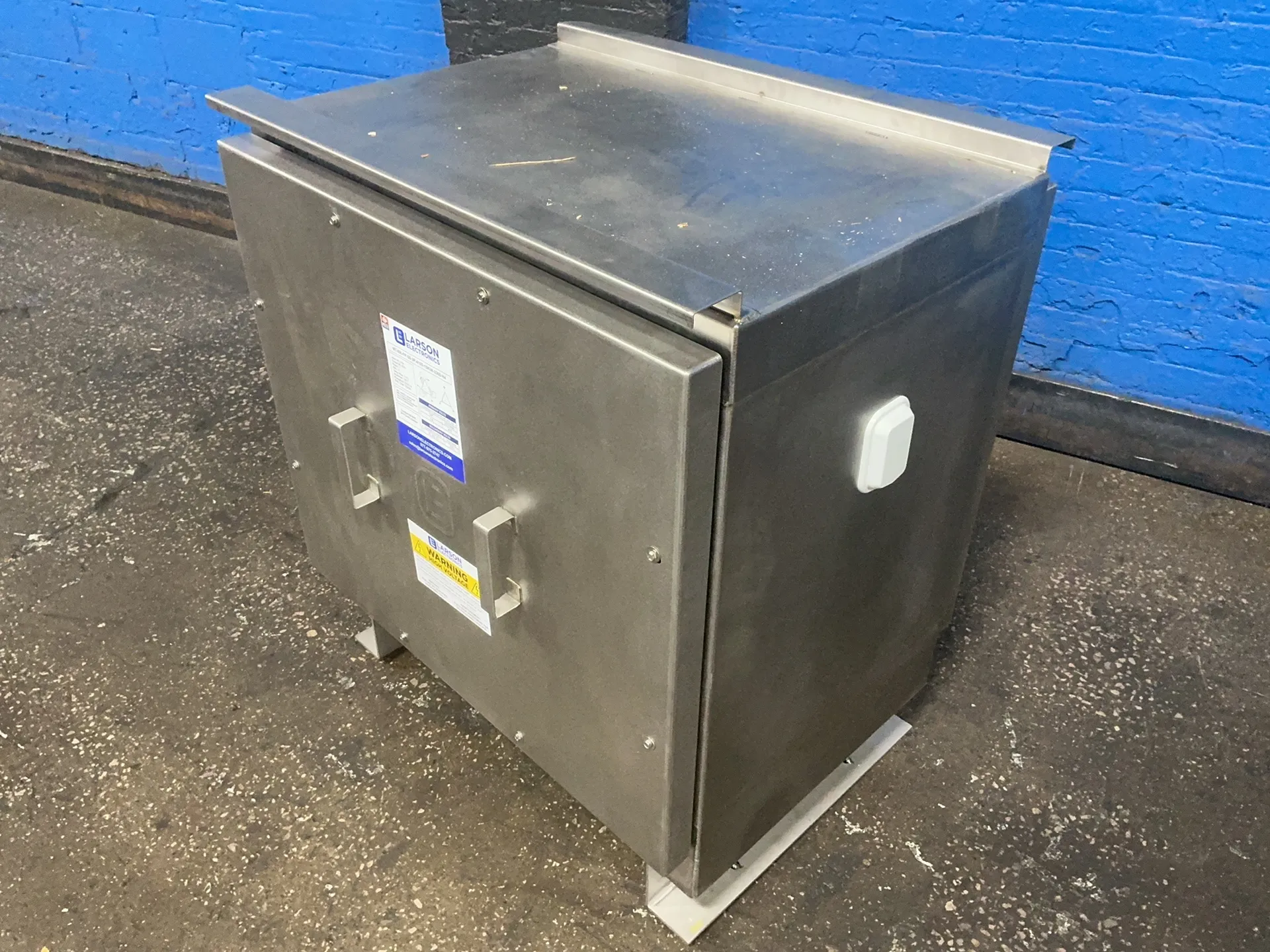 15 KVA 415 Primary, 230 Secondary, Larson Electric MT-ISX-FP-SS-3P-415F-15KVA-230D-N4, transformer, 230/415 - Image 2