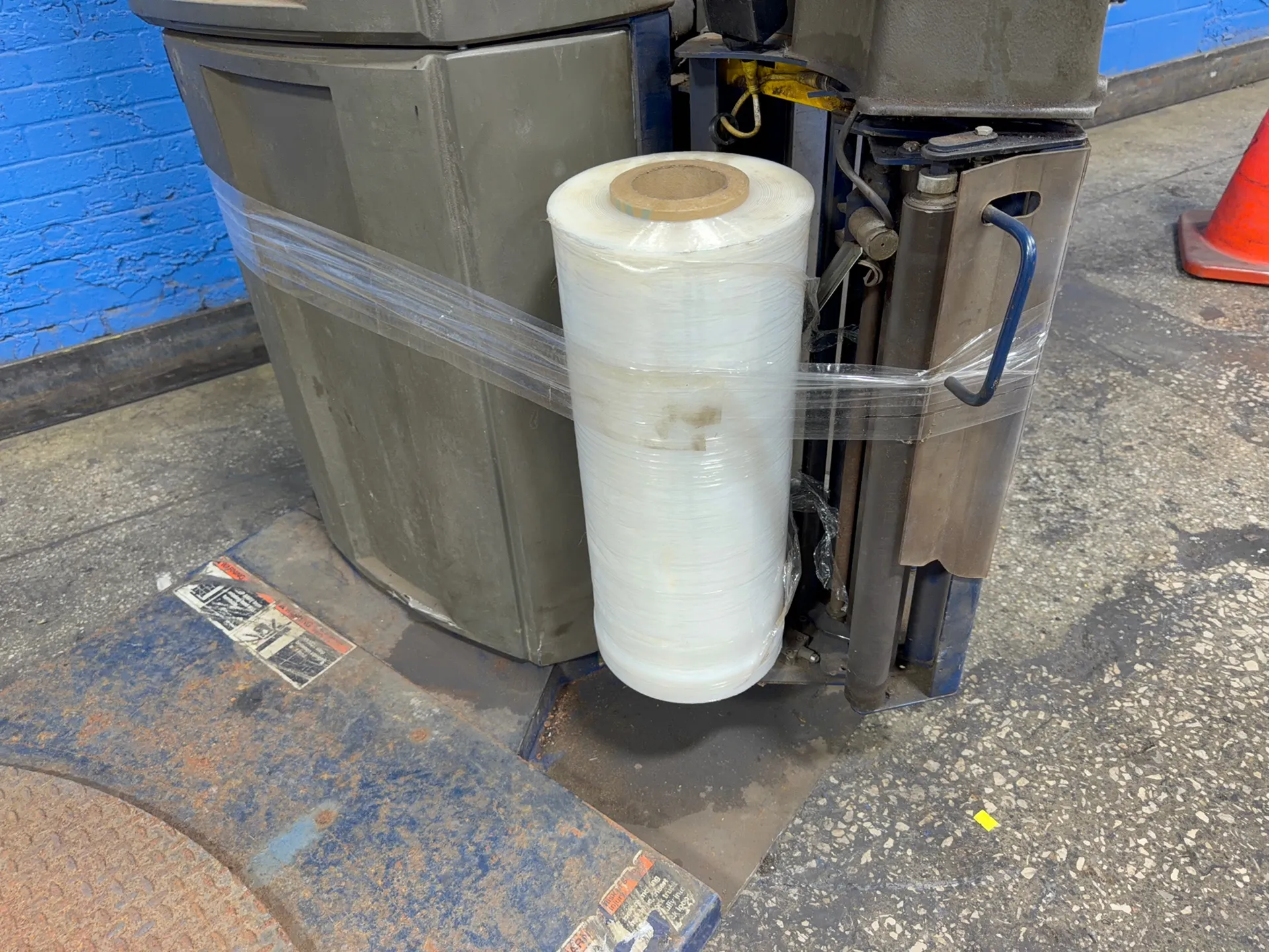 Lantech #Q-SERIES, stretch wrapper, 65" capacity, 115 V. - Image 3