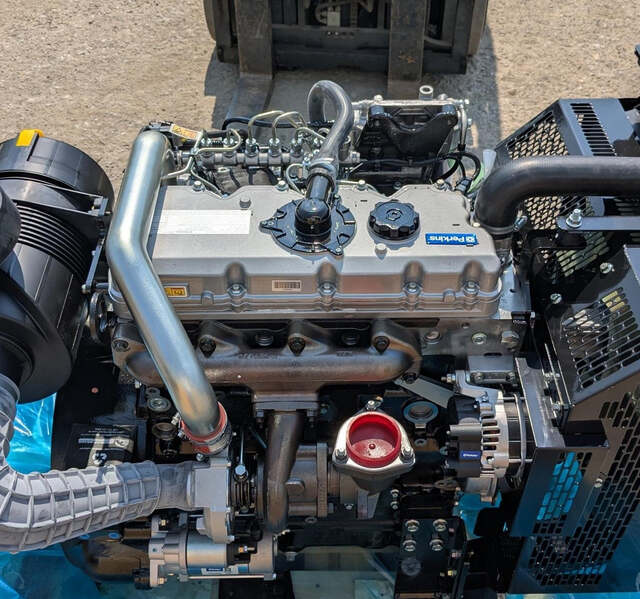 95 HP Perkins, 4 cylinder diesel engine, engine family 1104D-E44T, generator spec ECM, EPA Tier 3, 71 KW @ - Image 9