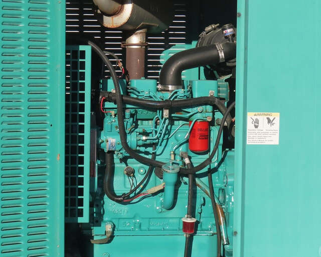 35 KW Cummins #DGBB, towable diesel generator set, 120/208 Volts, 3 phase, Cummins 4B3.9-G2 engine, 68 HP - Image 5