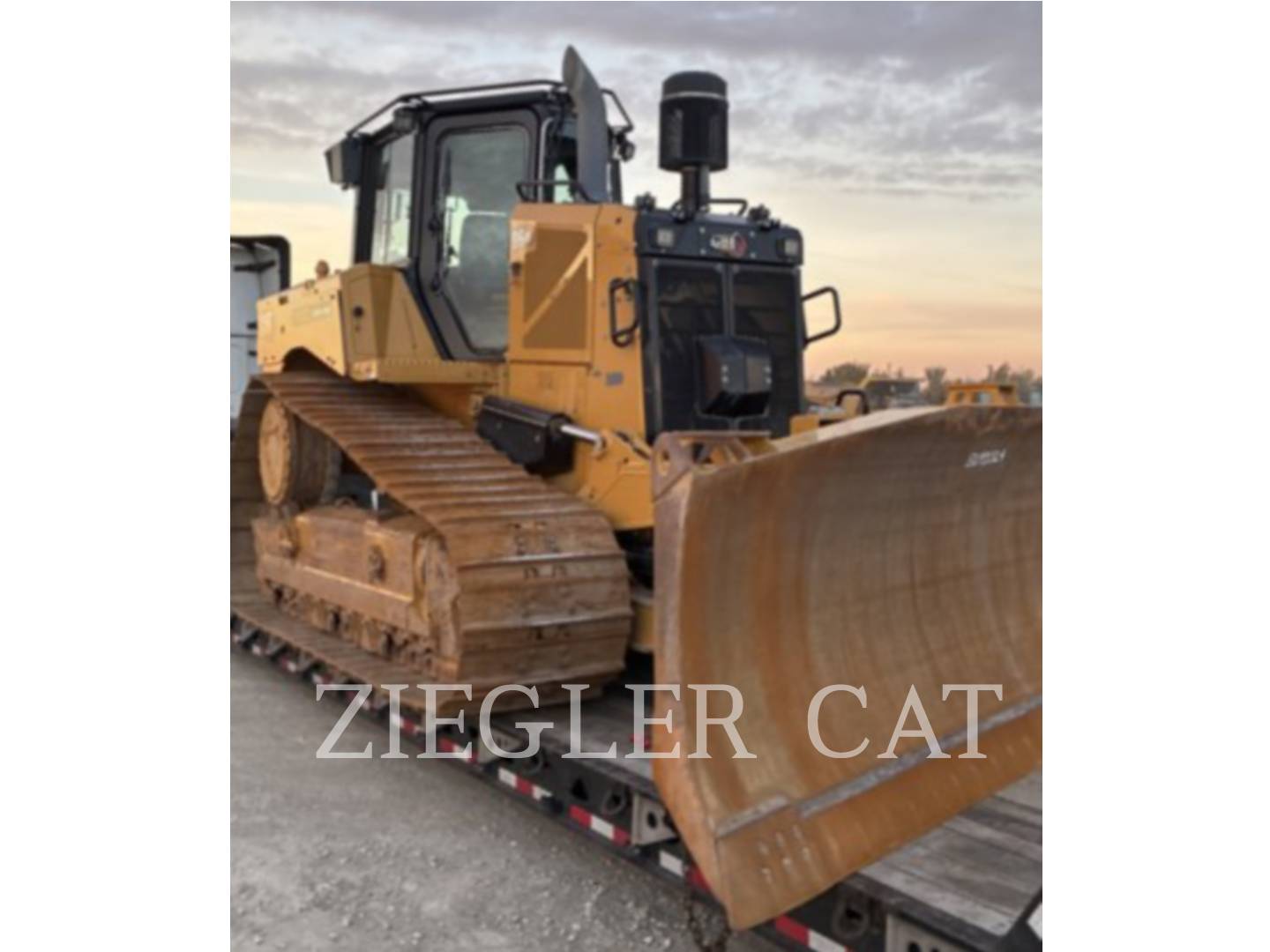 Caterpillar D6XE, 4492 hours, S/N: LRG01200, 2024 - Image 2