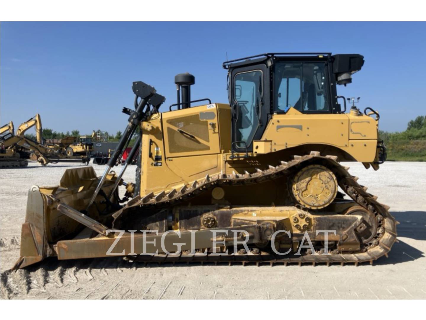 Caterpillar D6XE, 3998 hours, S/N: HLY01198, 2024 - Image 7