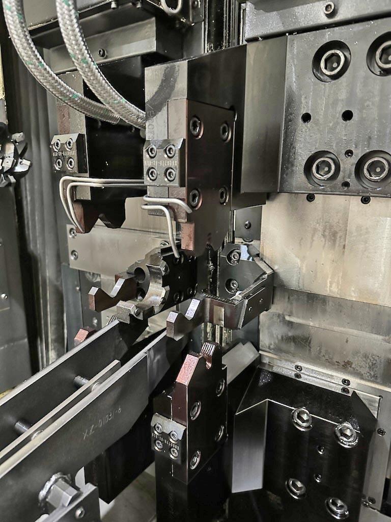Fuji #CE-30, CNC double end facing & centering machine, Fanuc 18iT, 23.6" work length, 2002 - Image 3