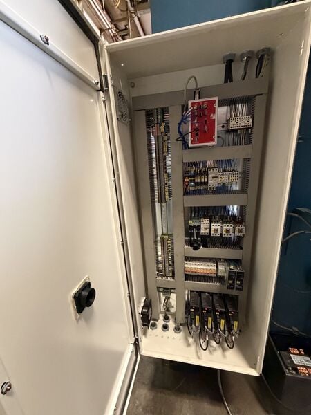 220 Ton, LVD #220-BH-10E, CNC press brake, 10' overall, 8' between housing, retrofitted Cybelec CybTouch 15PS - Image 5
