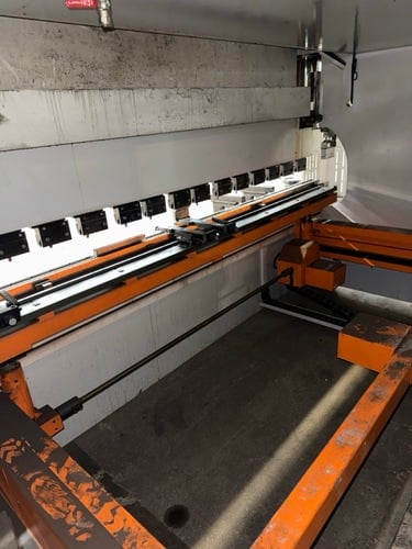 242 Ton, Ermak #POWER-BEND-FALCON, CNC Press Brake, 12' overall, 30 HP, Ermaksan ER70 Control, CNC Back - Image 8