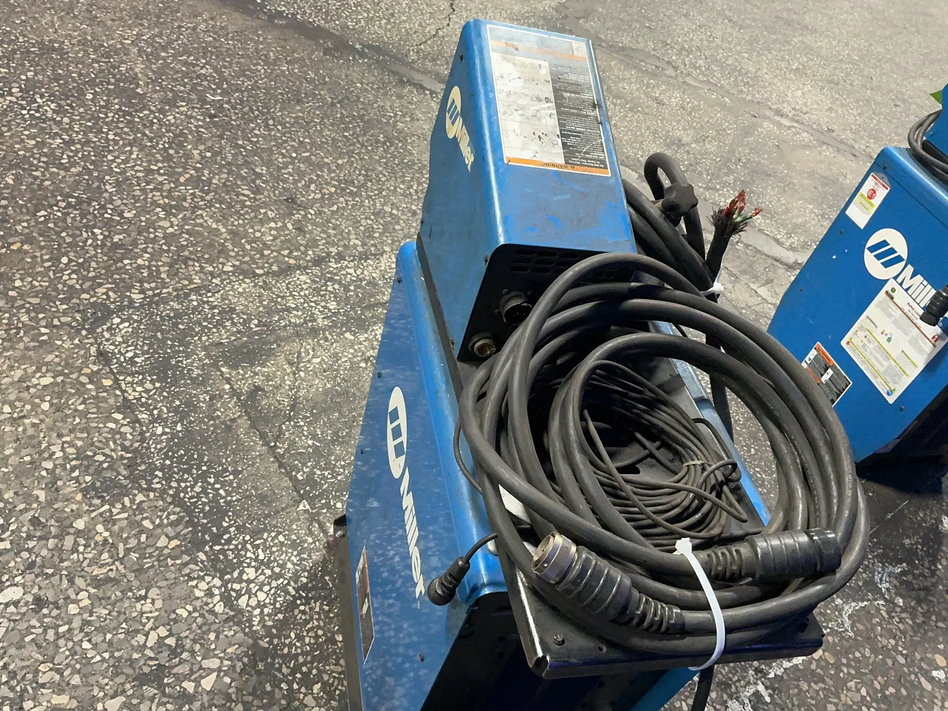 Miller #AXCESS-450, Welder, 600 Amps, w/ 40 V. wire feeder, Multi-Voltage - Image 5