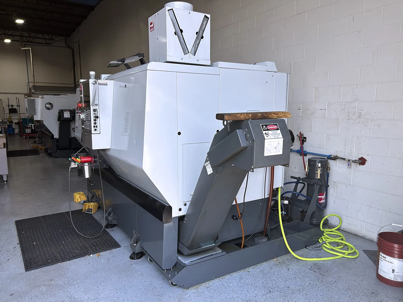 Haas #ST-30Y, CNC lathe, Y-Axis, 21" swing, 13.75" turning diameter, 32.5" cutting length, 10" chuck, 3" bar - Image 5