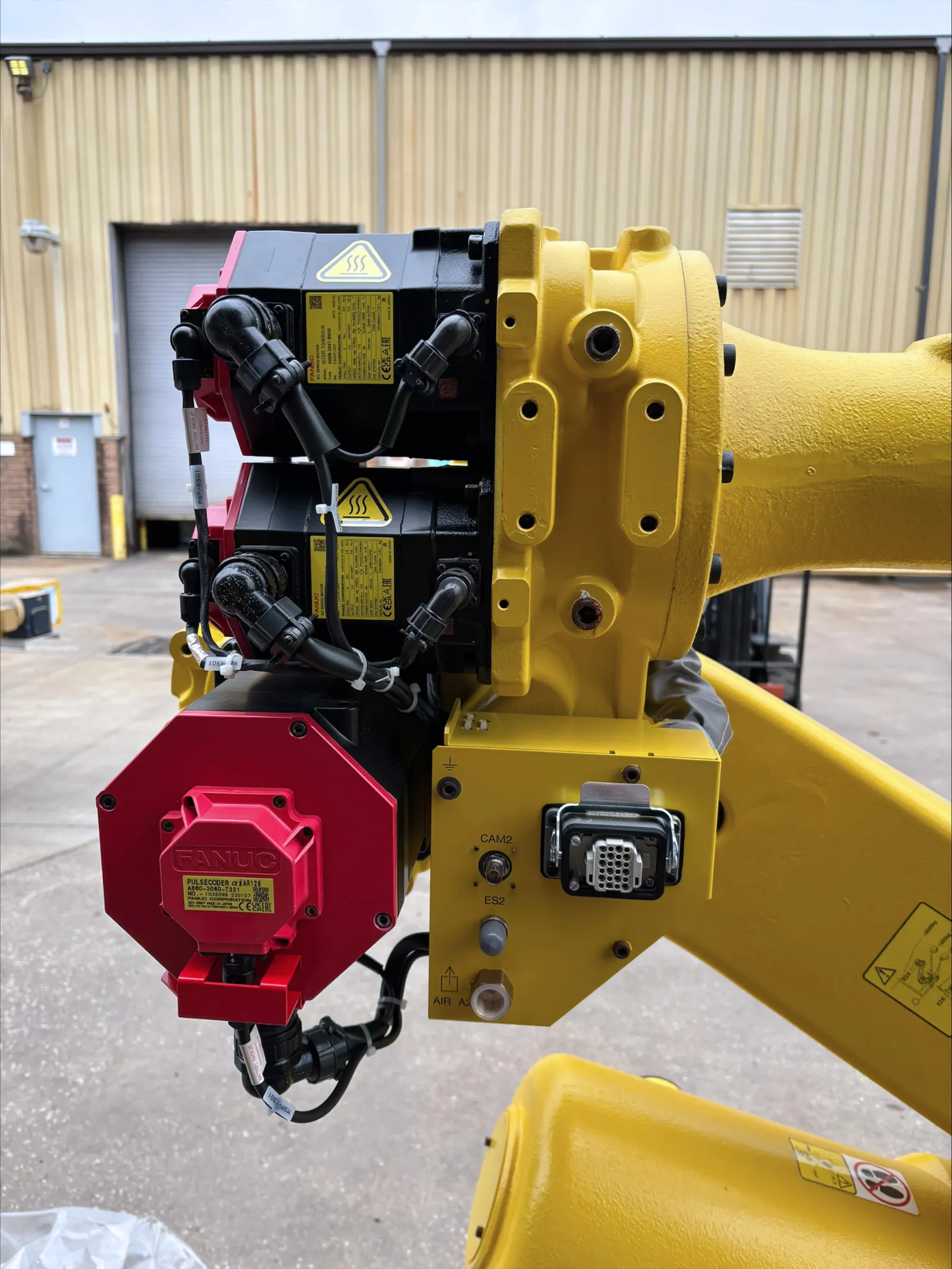 Fanuc R-2000iC/125L, 6-Axis industrial robot, 276 lb. payload, 122-1/16" reach, floor mount, A-Cab - Image 7