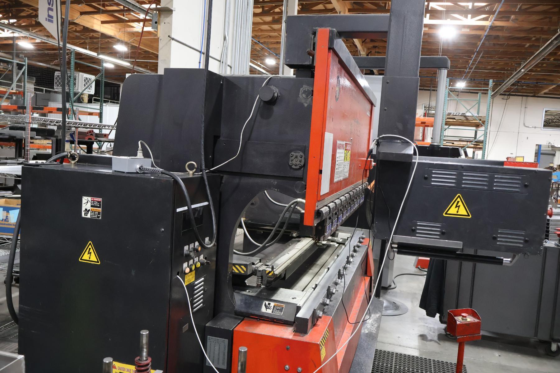 88 Ton, Amada #FBD-8025NT, CNC up-acting hydraulic press brake, 8.2' overall, 86.6" between columns, 5.91" - Image 4