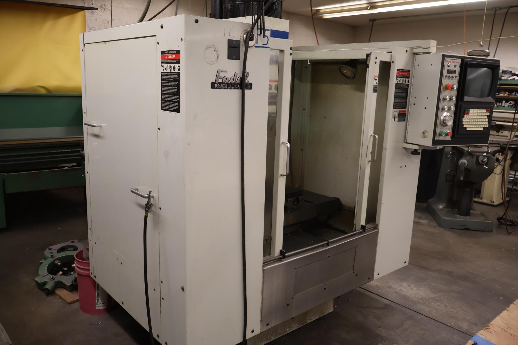 Fadal #914-VMC-15RT, vertical machining center, 21 automatic tool changer, 20" X, 16" Y, 20" Z, 7500 RPM - Image 1