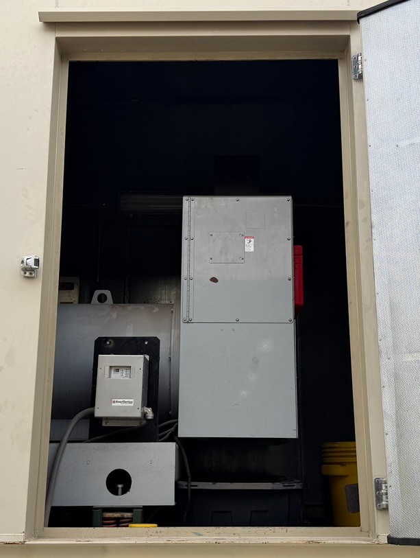 750 KW Spectrum #750DSEB, diesel generator set, 277/480 Volts, 3-phase, DDC MTU engine, skid mounted, sound - Image 4