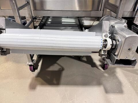 30" wide x 7' long, Stainless Steel Cleated Incline Belt Conveyor, 36" incline discharge section, 6' - Image 3