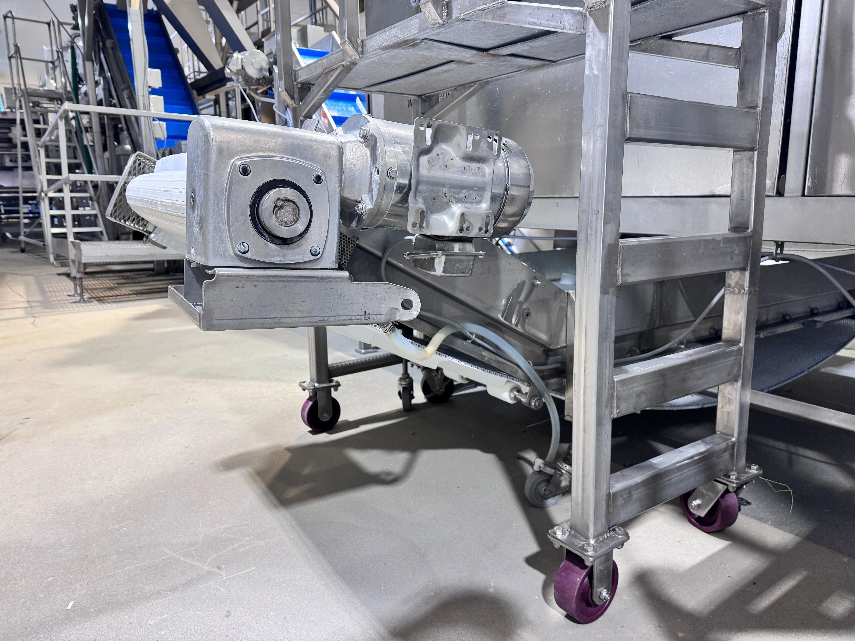 30" wide x 7' long, Stainless Steel Cleated Incline Belt Conveyor, 36" incline discharge section, 6' - Image 4
