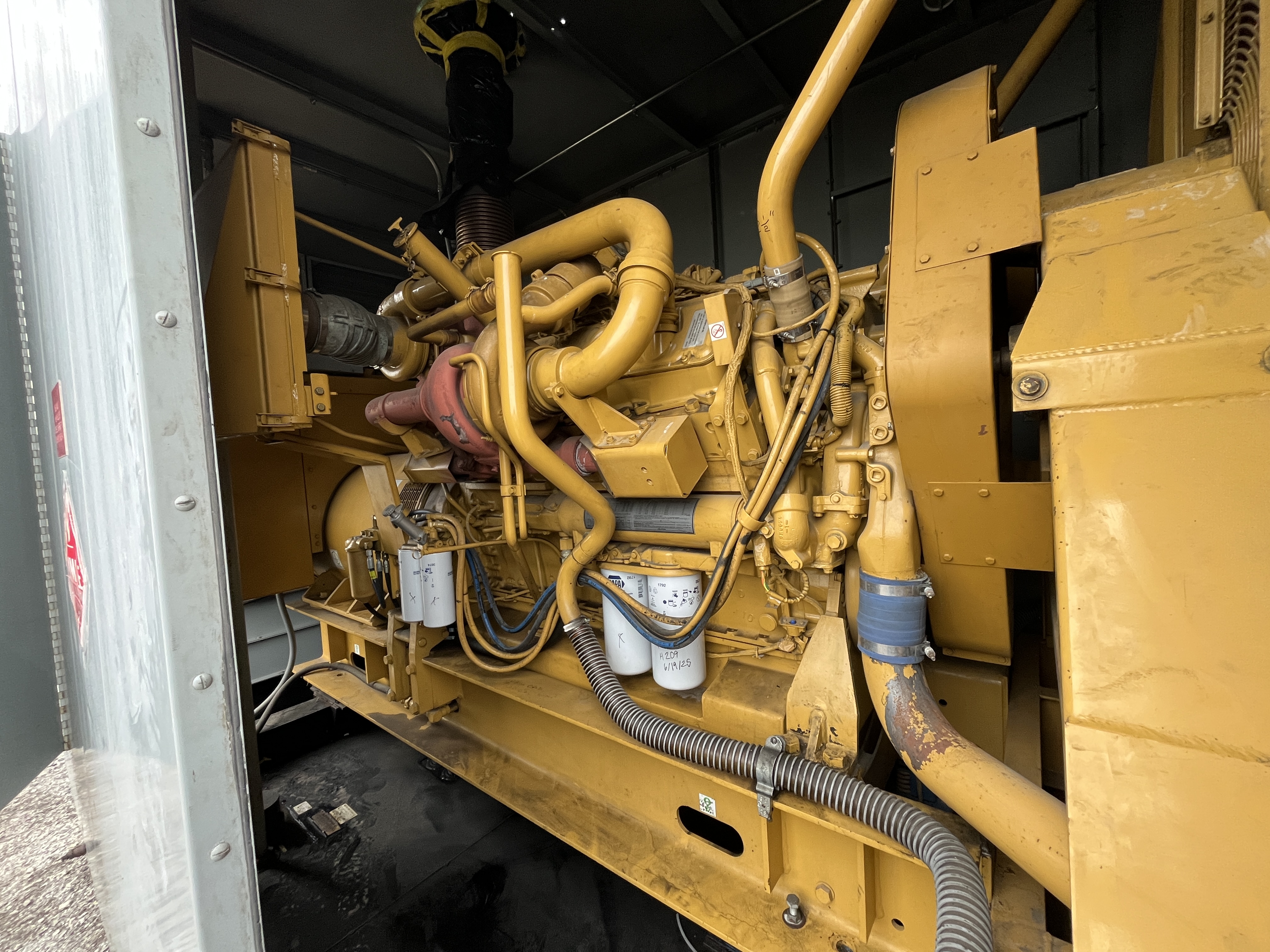 800 KW Caterpillar #3412C, Diesel Generator Set, standby, 277/480 Volts, 1800 RPM, weatherproof enclosure - Image 7