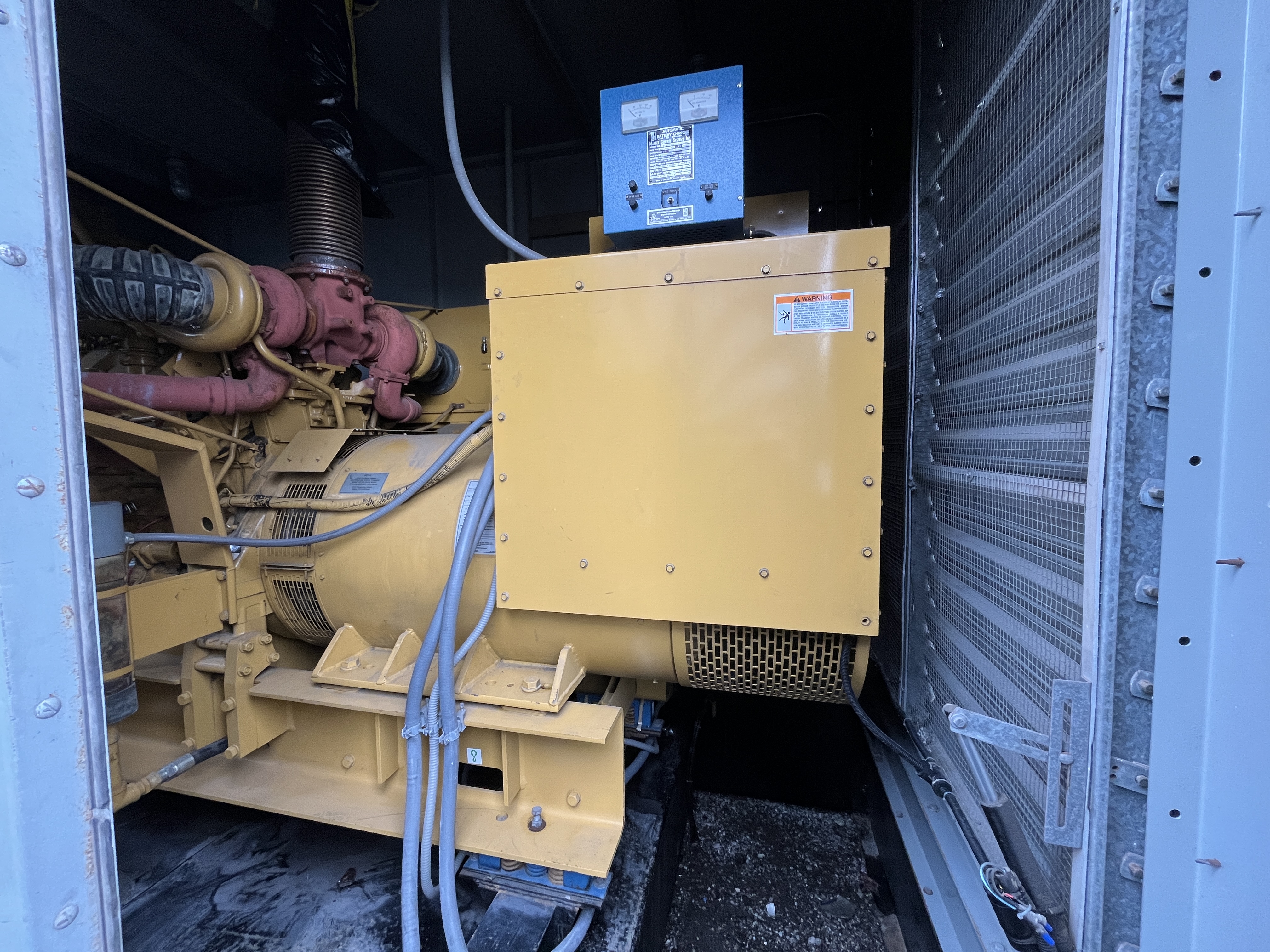 800 KW Caterpillar #3412C, Diesel Generator Set, standby, 277/480 Volts, 1800 RPM, weatherproof enclosure - Image 9