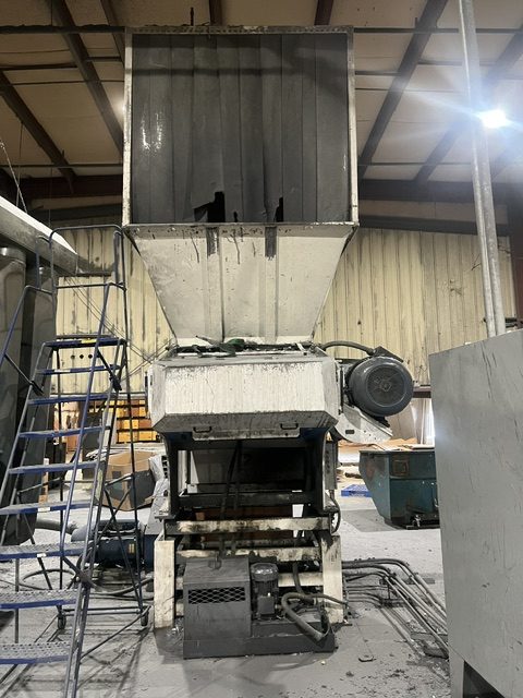 Vecoplan #VAZ-1300-M-XL, plastics shredder, 52" x 58" chamber, 20" diameter rotor, 100 HP, 1.25" screen, w/ - Image 3