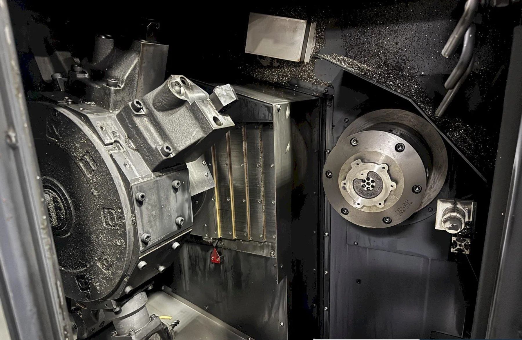 Fuji #CSD-300II-R, front facing twin spindle lathe with gantry system, Fanuc Control, 11.8" swing, 8" chuck - Image 3