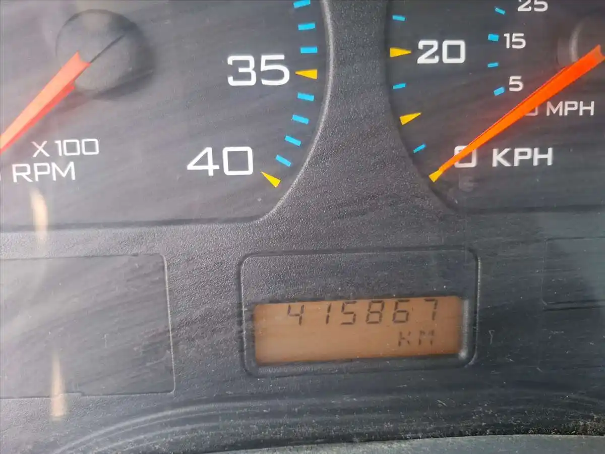 Navistar International #4300, diesel box truck, 6-cylinder diesel, 4x2, manual transmission, 258408 miles - Image 8